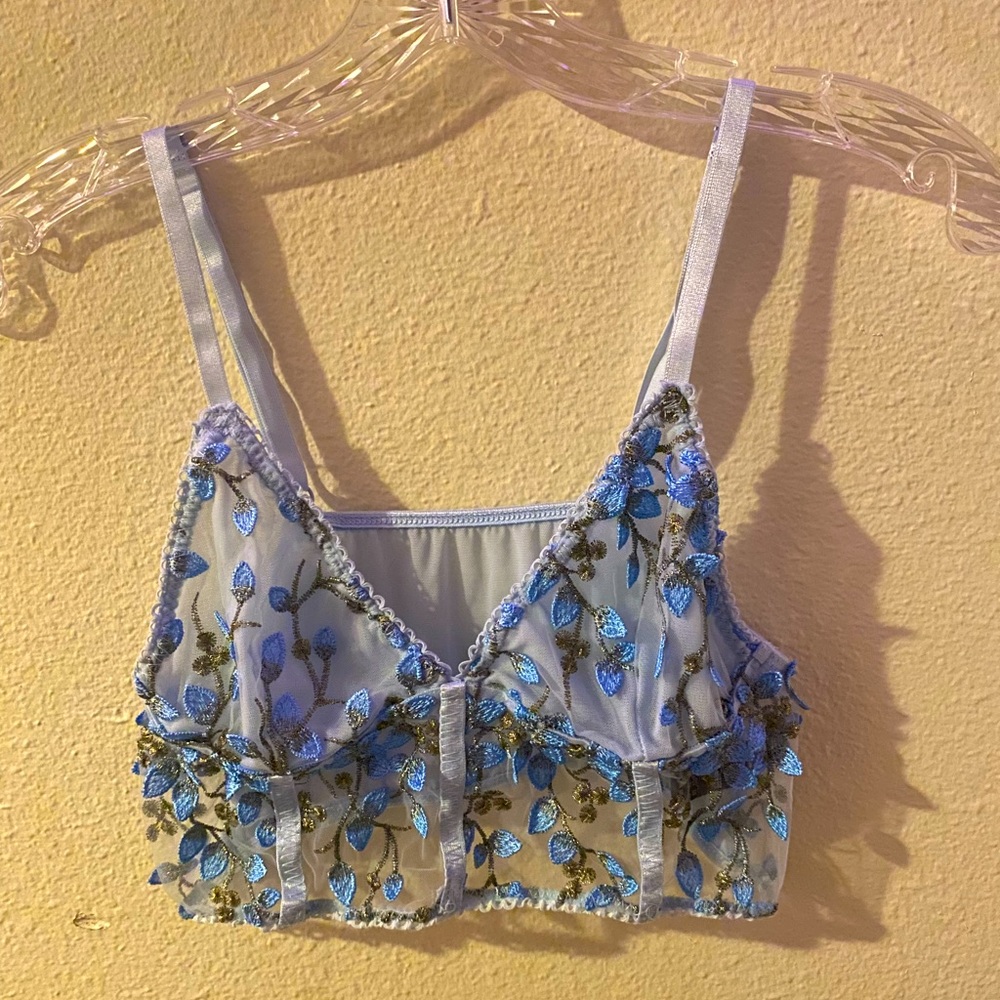 floral lace going out top